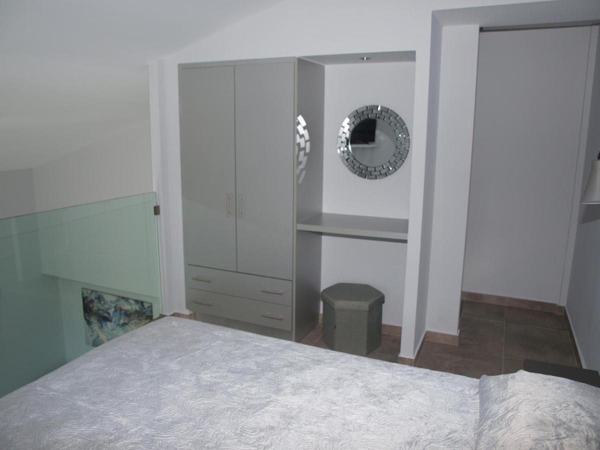Attic Apartments Agia Anna  Exterior photo